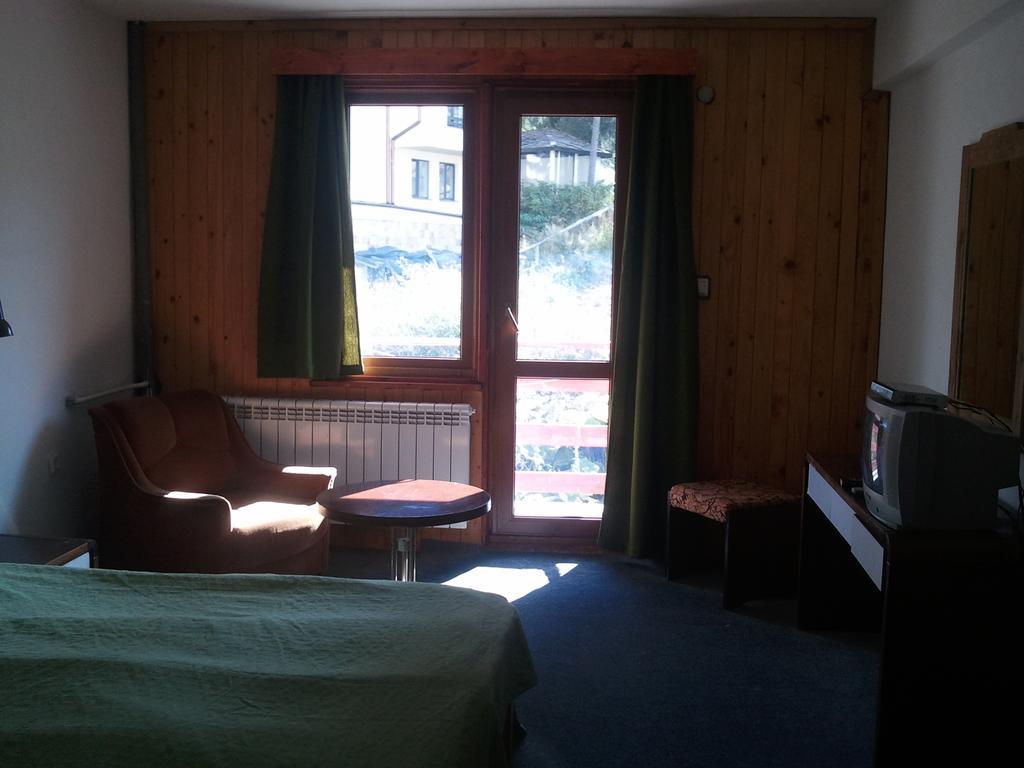 Kris Guesthouse Stoykite Eksteriør billede